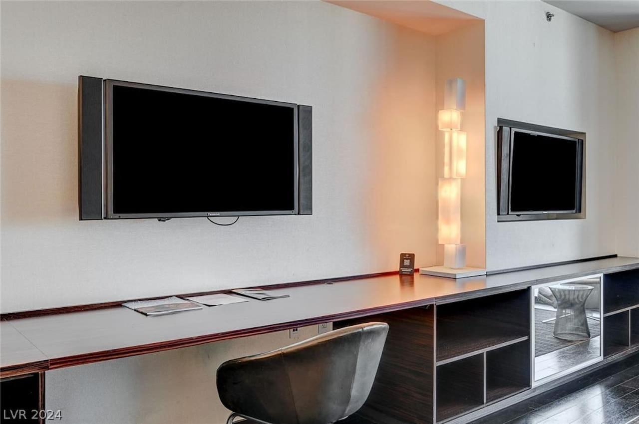 Apartment Luxurious Palms Mountain View & Balcony Access 27307